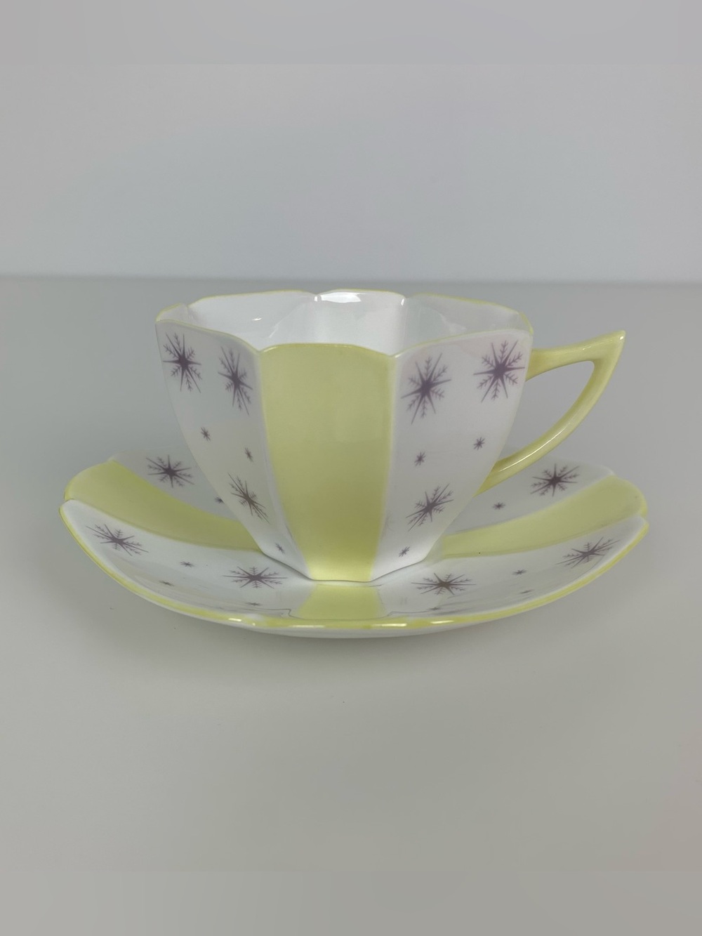 Shelley Teacup Saucer Set Snow Crystal Snowflakes Yellow England Vtg Queen Anne